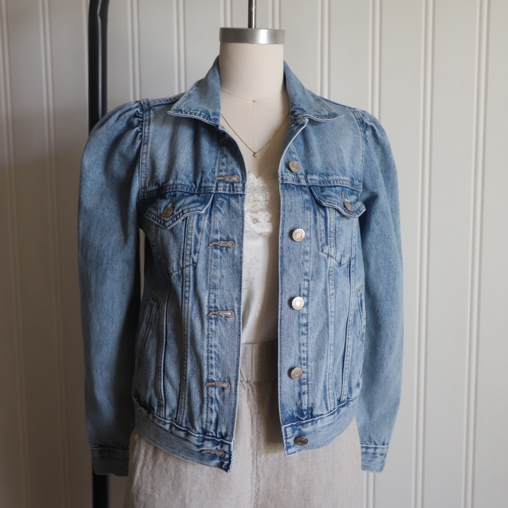 Gap denim jacket size XS
